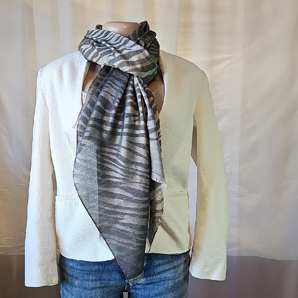 Zebra Pattern Scarf in Gray and Black